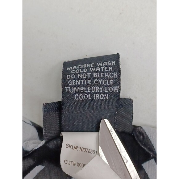 TORRID Blouse Top Black White Short Sleeve Semi Sheer Geometric Sz 0 - Picture 11 of 11